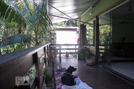 Casa de condomínio à venda com 320m², 6 quartos e 1 vaga Casa de condomínio à venda com 320m², 6 quartos e 1 vagaVaranda