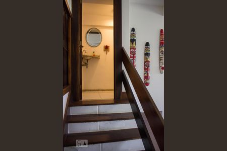 Casa de condomínio à venda com 320m², 6 quartos e 1 vaga Casa de condomínio à venda com 320m², 6 quartos e 1 vagaLavabo