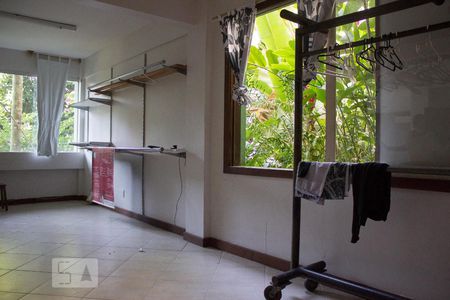Casa de condomínio à venda com 320m², 6 quartos e 1 vaga Casa de condomínio à venda com 320m², 6 quartos e 1 vagaEscritorio
