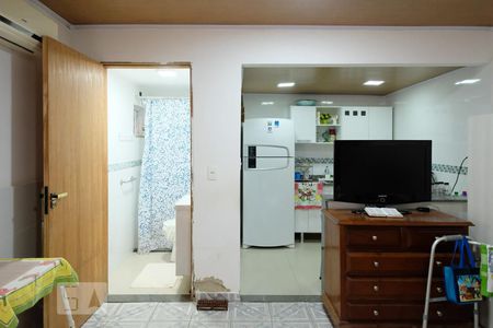 Casa à venda com 90m², 4 quartos e sem vagaKitnet anexa