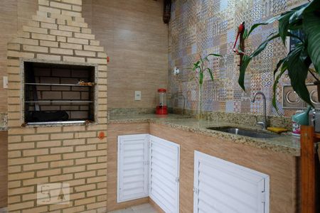 Casa à venda com 90m², 4 quartos e sem vagaÁrea externa - Churrasqueira