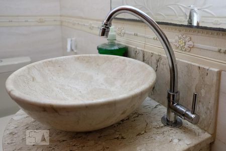 Casa à venda com 90m², 4 quartos e sem vagaLavabo