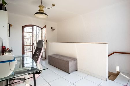 Casa à venda com 264m², 4 quartos e 1 vaga Casa à venda com 264m², 4 quartos e 1 vagaEscritório