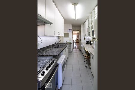 Apartamento à venda com 92m², 2 quartos e 2 vagas Apartamento à venda com 92m², 2 quartos e 2 vagasCozinha