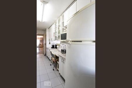 Apartamento à venda com 92m², 2 quartos e 2 vagas Apartamento à venda com 92m², 2 quartos e 2 vagasCozinha