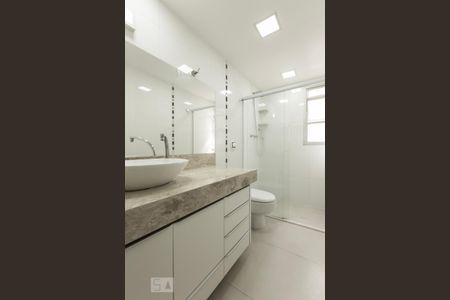 Banheiro de apartamento para alugar com 1 quarto, 46m² em Jardim Paulista, São Paulo