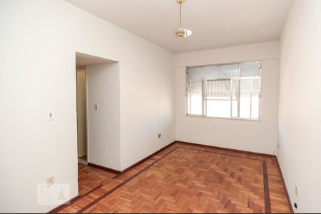 Sala de apartamento para alugar com 1 quarto, 40m² em Madureira, Rio de Janeiro