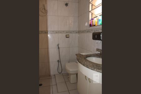 Casa à venda com 250m², 2 quartos e 2 vagasBanheiro