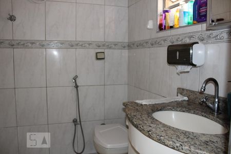 Casa à venda com 250m², 2 quartos e 2 vagasBanheiro