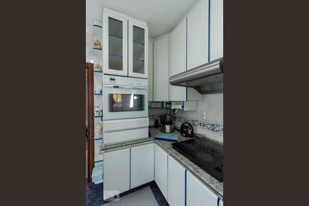 Casa à venda com 280m², 4 quartos e 5 vagas Casa à venda com 280m², 4 quartos e 5 vagasCozinha