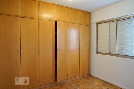 Quarto 1 de apartamento para alugar com 2 quartos, 74m² em Vila Hamburguesa, São Paulo