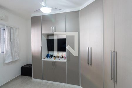 Casa à venda com 274m², 4 quartos e 4 vagasQuarto 1 - Armários