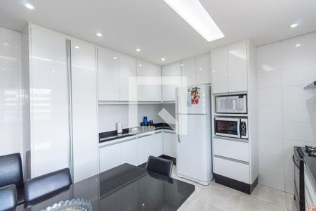 Casa à venda com 274m², 4 quartos e 4 vagasCozinha 1