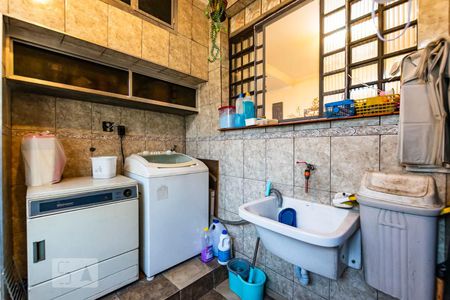 Casa à venda com 100m², 3 quartos e 2 vagas1o. Andar - Área de serviço