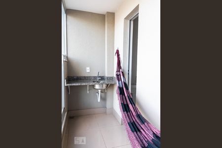 Apartamento à venda com 60m², 2 quartos e 1 vaga Apartamento à venda com 60m², 2 quartos e 1 vagaVaranda