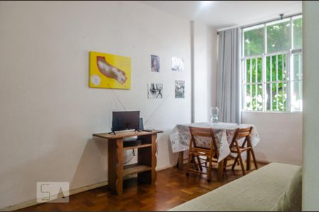 Sala de apartamento para alugar com 1 quarto, 45m² em Barra, Salvador