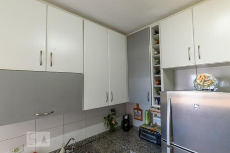 Apartamento à venda com 176m², 4 quartos e 3 vagas Apartamento à venda com 176m², 4 quartos e 3 vagasCozinha - Armários