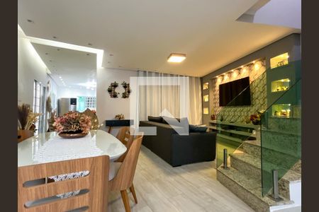 Casa à venda com 215m², 3 quartos e 3 vagasSala