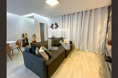 Casa à venda com 215m², 3 quartos e 3 vagas Casa à venda com 215m², 3 quartos e 3 vagasSala