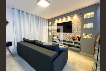 Casa à venda com 215m², 3 quartos e 3 vagasSala
