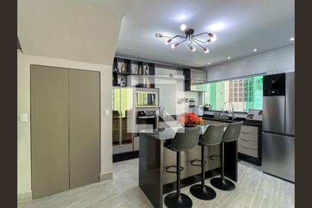 Casa à venda com 215m², 3 quartos e 3 vagas Casa à venda com 215m², 3 quartos e 3 vagasCozinha