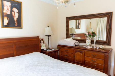 Casa à venda com 250m², 3 quartos e 4 vagas Casa à venda com 250m², 3 quartos e 4 vagasSuíte