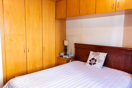 Casa à venda com 250m², 3 quartos e 4 vagas Casa à venda com 250m², 3 quartos e 4 vagasQuarto 1 - Armários