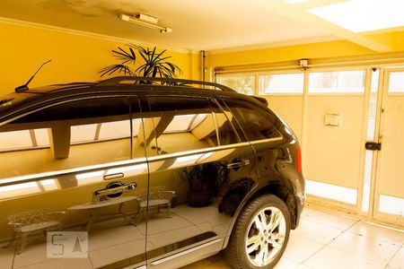 Casa à venda com 250m², 3 quartos e 4 vagas Casa à venda com 250m², 3 quartos e 4 vagasGaragem