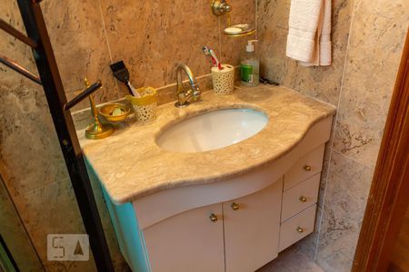 Casa à venda com 250m², 3 quartos e 4 vagas Casa à venda com 250m², 3 quartos e 4 vagasDetalhe do Banheiro Social