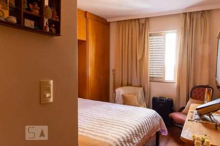 Casa à venda com 250m², 3 quartos e 4 vagas Casa à venda com 250m², 3 quartos e 4 vagasQuarto 1