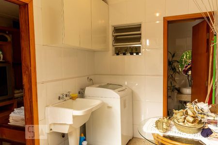 Casa à venda com 250m², 3 quartos e 4 vagas Casa à venda com 250m², 3 quartos e 4 vagasÁrea de Serviço