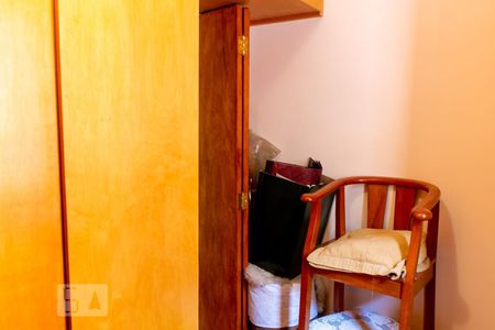 Casa à venda com 250m², 3 quartos e 4 vagas Casa à venda com 250m², 3 quartos e 4 vagasQuarto 2