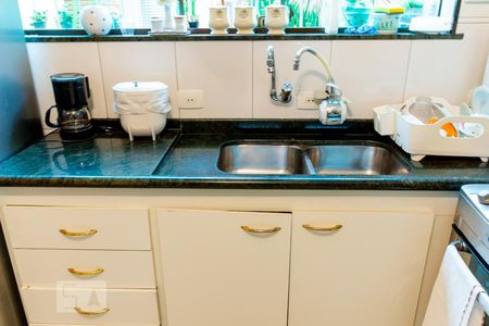 Casa à venda com 250m², 3 quartos e 4 vagas Casa à venda com 250m², 3 quartos e 4 vagasCozinha - Armários