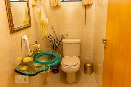 Casa à venda com 250m², 3 quartos e 4 vagas Casa à venda com 250m², 3 quartos e 4 vagasLavabo