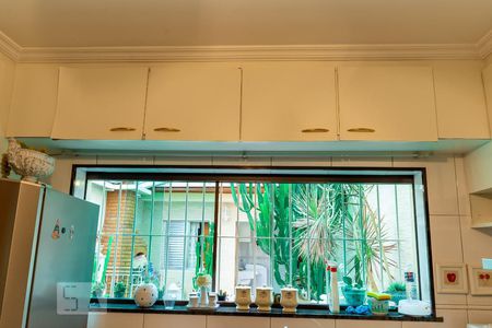 Casa à venda com 250m², 3 quartos e 4 vagas Casa à venda com 250m², 3 quartos e 4 vagasCozinha - Armários