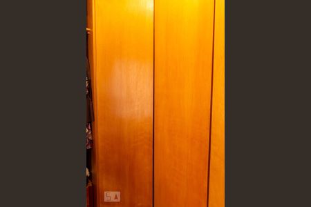 Casa à venda com 250m², 3 quartos e 4 vagas Casa à venda com 250m², 3 quartos e 4 vagasQuarto 2 - Armários