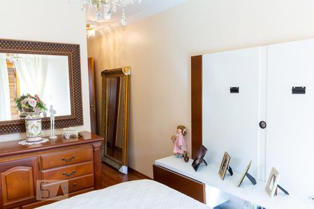 Casa à venda com 250m², 3 quartos e 4 vagas Casa à venda com 250m², 3 quartos e 4 vagasSuíte