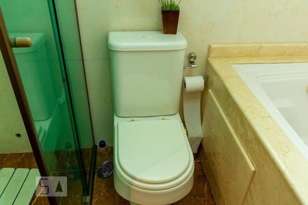 Casa à venda com 250m², 3 quartos e 4 vagas Casa à venda com 250m², 3 quartos e 4 vagasDetalhe do Banheiro da Suite