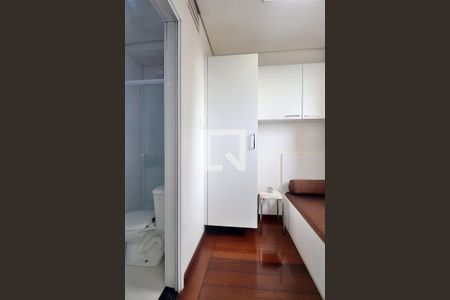 Apartamento à venda com 227m², 3 quartos e 4 vagasQuarto de Serviço