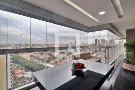 Apartamento à venda com 227m², 3 quartos e 4 vagasVaranda