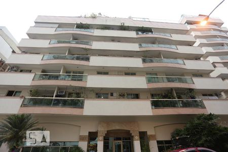 Apartamento à venda com 178m², 2 quartos e 3 vagasFachada