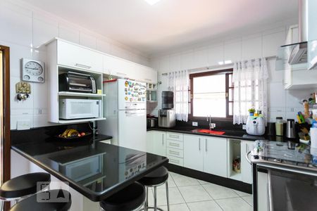 Casa à venda com 180m², 3 quartos e 4 vagas Casa à venda com 180m², 3 quartos e 4 vagasCozinha