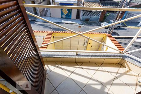 Casa à venda com 180m², 3 quartos e 4 vagas Casa à venda com 180m², 3 quartos e 4 vagasVaranda