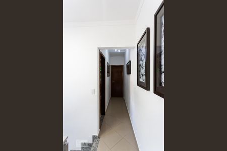 Casa à venda com 180m², 3 quartos e 4 vagas Casa à venda com 180m², 3 quartos e 4 vagasCorredor