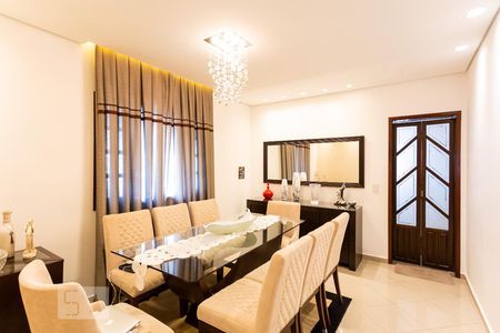 Casa à venda com 180m², 3 quartos e 4 vagas Casa à venda com 180m², 3 quartos e 4 vagasCopa