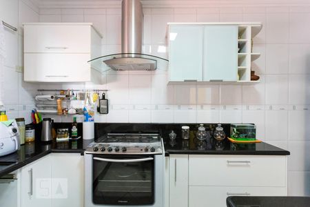 Casa à venda com 180m², 3 quartos e 4 vagas Casa à venda com 180m², 3 quartos e 4 vagasCozinha