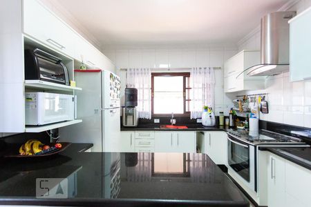 Casa à venda com 180m², 3 quartos e 4 vagas Casa à venda com 180m², 3 quartos e 4 vagasCozinha