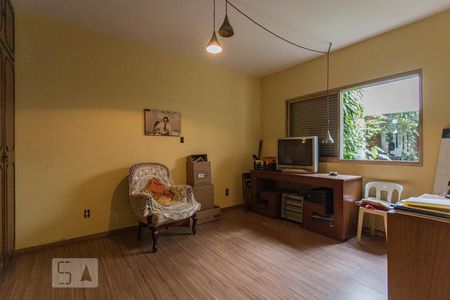 Casa à venda com 580m², 3 quartos e 8 vagas Casa à venda com 580m², 3 quartos e 8 vagasQuarto 1