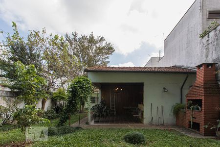 Casa à venda com 580m², 3 quartos e 8 vagas Casa à venda com 580m², 3 quartos e 8 vagasQuintal