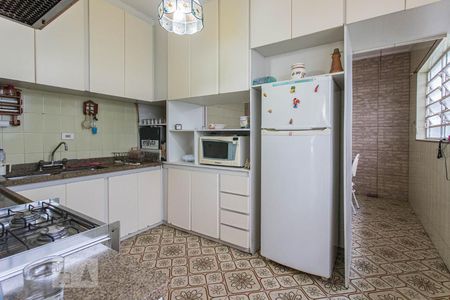 Casa à venda com 580m², 3 quartos e 8 vagas Casa à venda com 580m², 3 quartos e 8 vagasCozinha